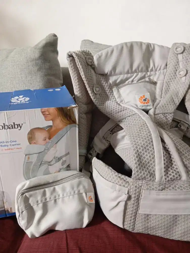 Ergobaby Omni Breeze