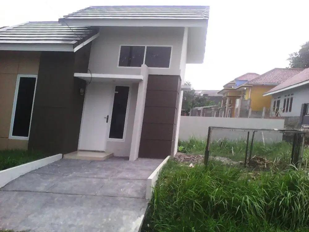 JUAL CEPAT! Rumah SHM + Tanah Luas 130m²