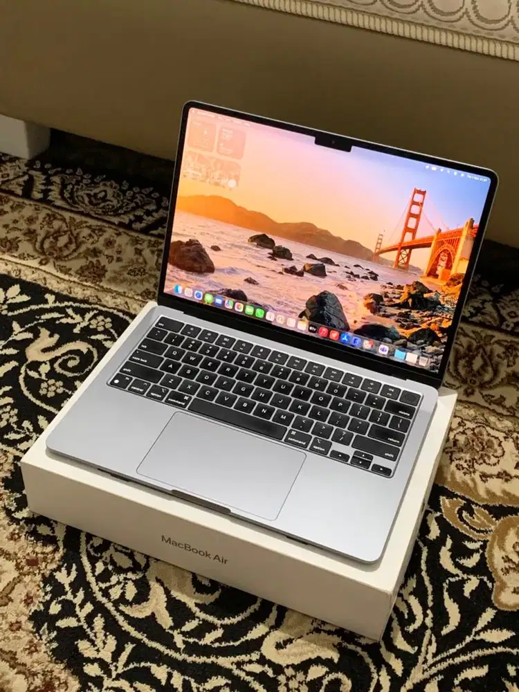 MacBook Air 2024 M3 8/256 (13 inch)