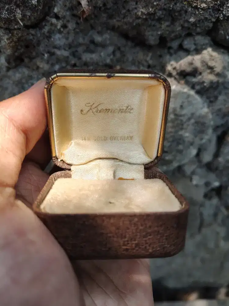 Kotak Box Perhiasan Cincin Antik Original KREMENTZ 14K Gold Overlay
