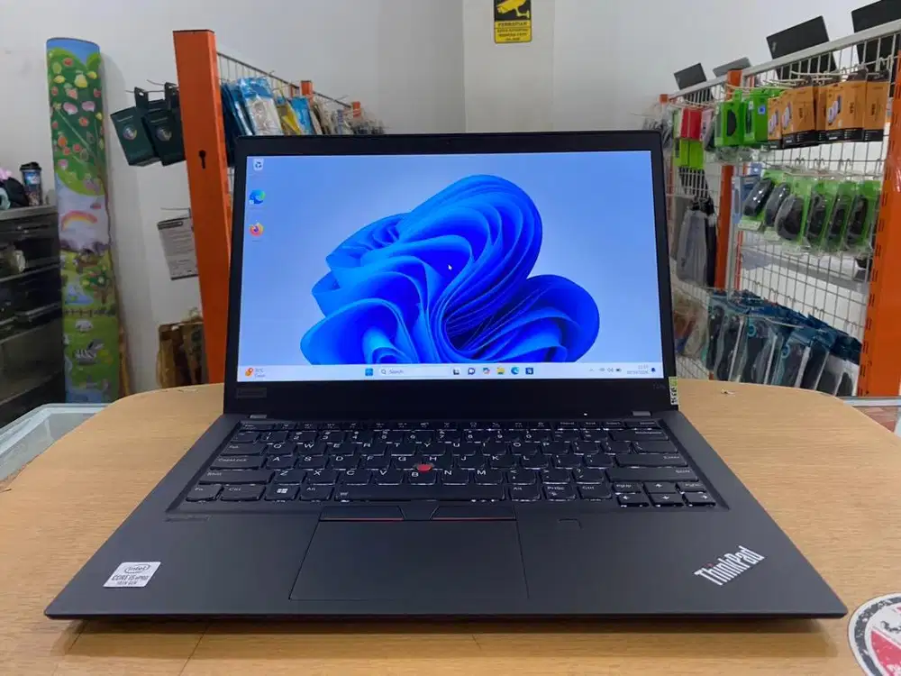 Lenovo ThinkPad T14S G1  Core i5Gen10 Ram 8GB SSD 256GB Slim Mulus