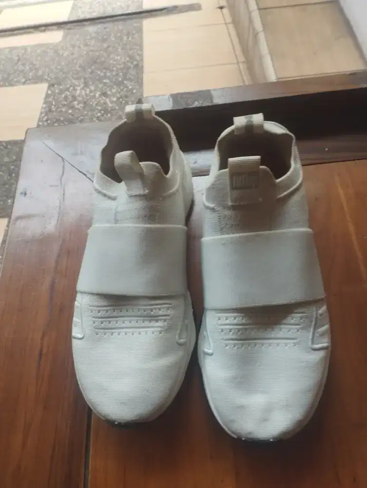 Sepatu merk fittlop