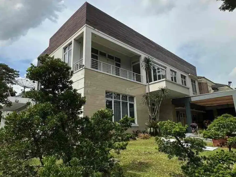 Rumah Hook Asri Halaman Luas BSD The Green Dekat Dari Tol JORR