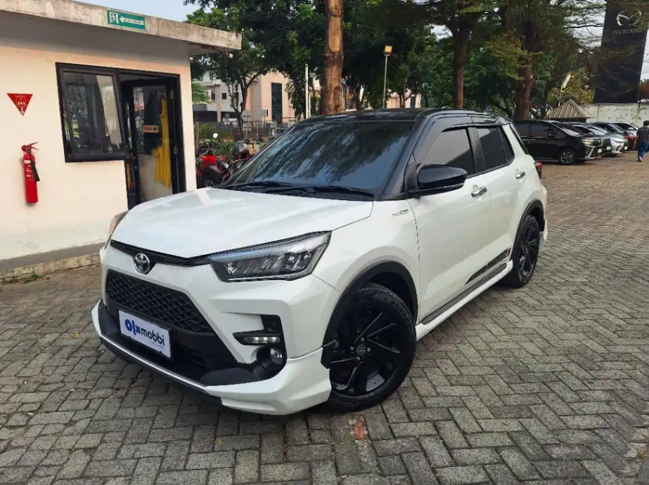 DP Murah Toyota Raize  1.0 GR Sport Two Tone Bensin-AT 2021