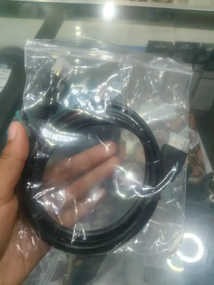 Silakan yang lagi cari kabel HDMI