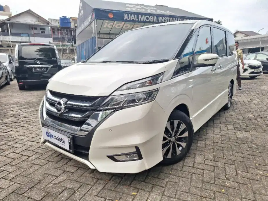 DP Murah Nissan Serena  2.0 Highway Star Bensin-AT 2019