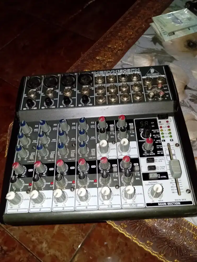 Mixer behringer xenyx 1202fx