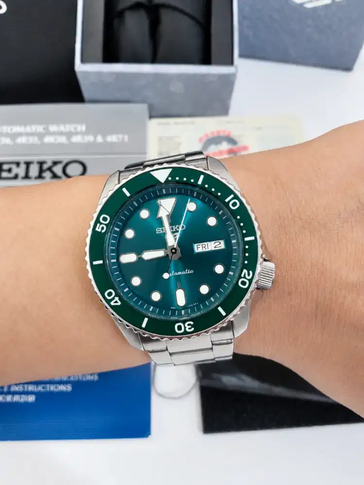 Seiko 5 Sports SRPD61K1 Superman Jade Green Hulk Automatic Fullset Ori