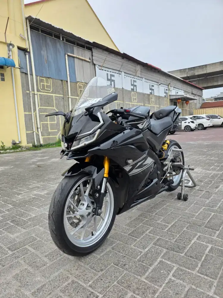 Yamaha R15 V3 Hitam 2019