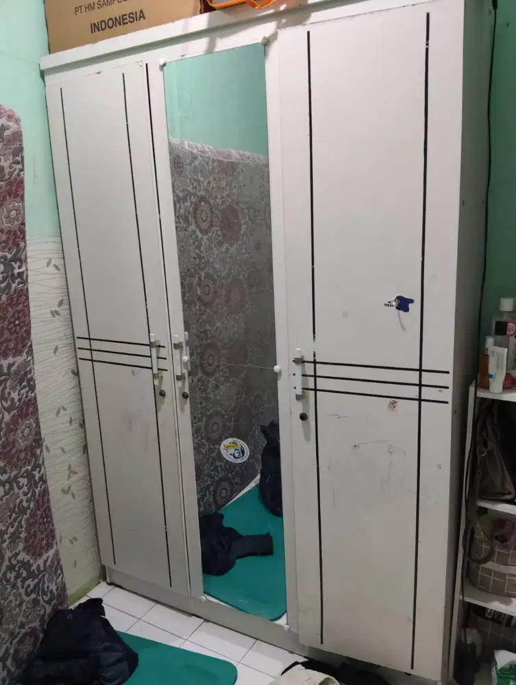 jual  lemari 3 pintu ada cermin