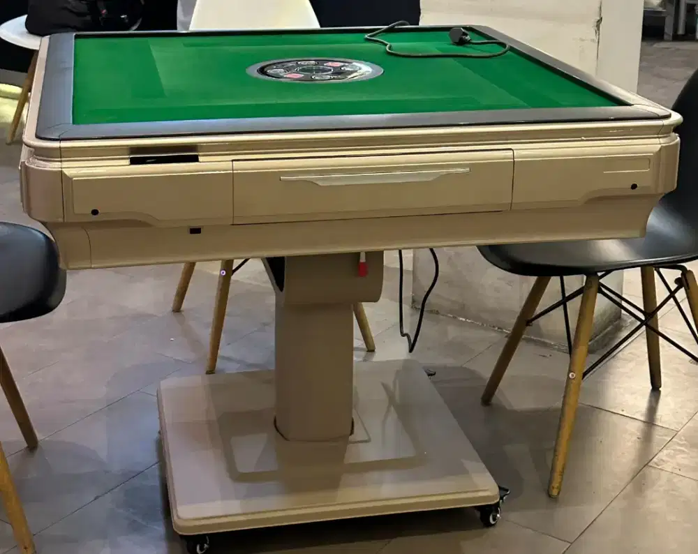 Meja mahjong automatic