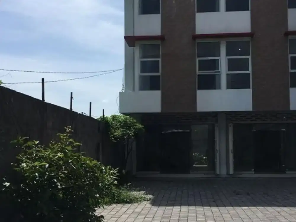 RUKO SUNSET ROAD SEMINYAK BADUNG