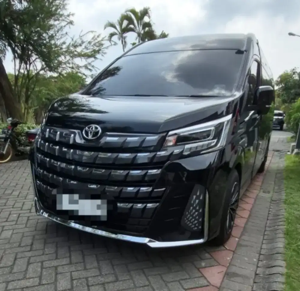 TOYOTA HIACE PREMIO 2.8 DSL AT 2024 HITAM