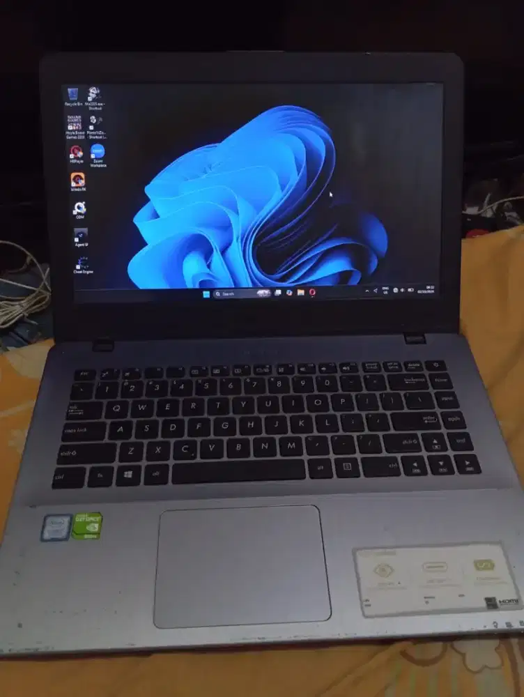 Laptop Asus Vivobook A442U