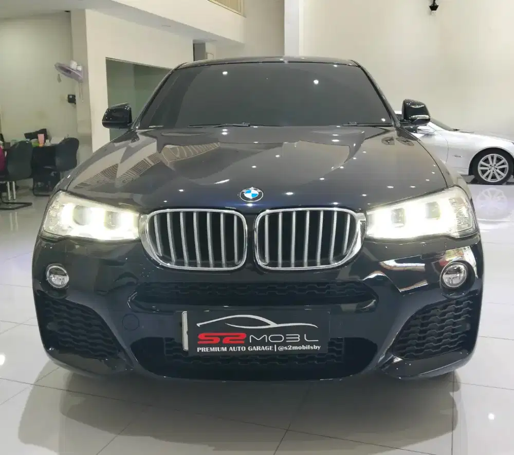 BMW X4 xDrive20i AT 2017 | KM 30 Rb | Black Metallic