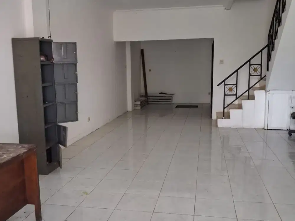 Ruko 3 Lantai Lokasi Strategis di Harapan Indah Kota Bekasi