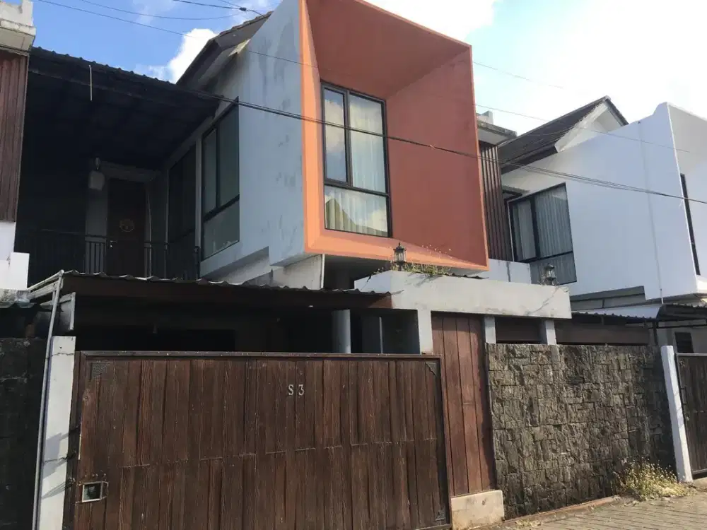 Dijual rumah di Jln Tukad badung