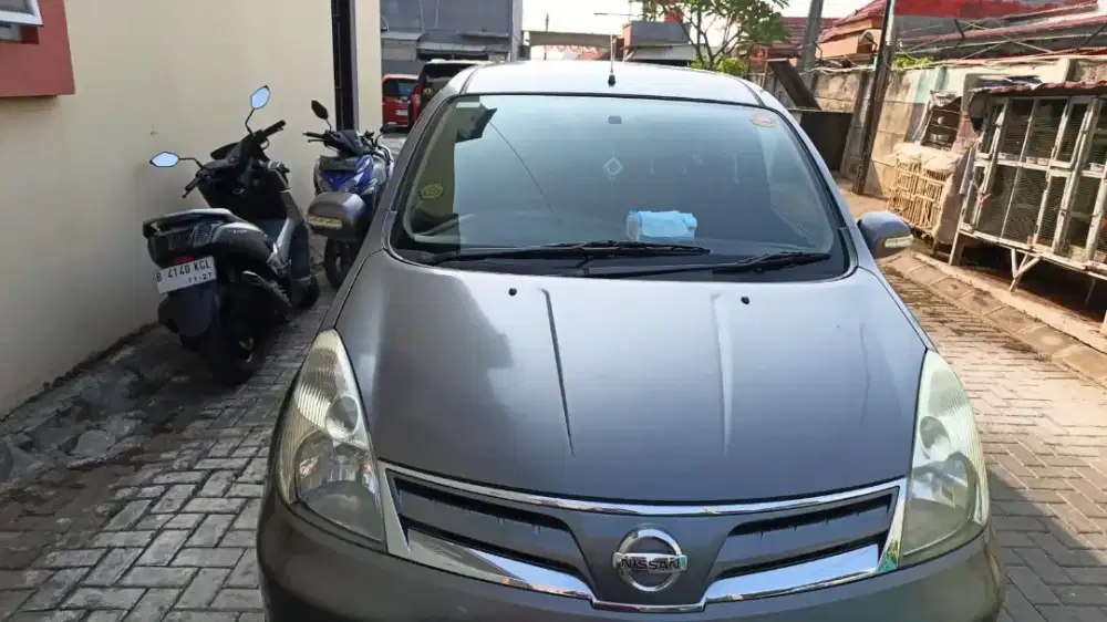 Nissan Grand livina 2011 Bensin