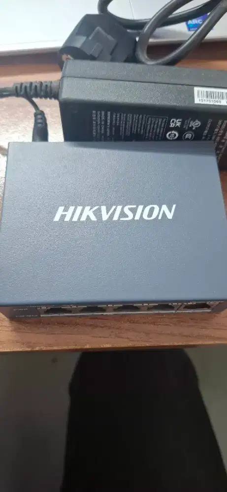 Switch Hikvision 4port
