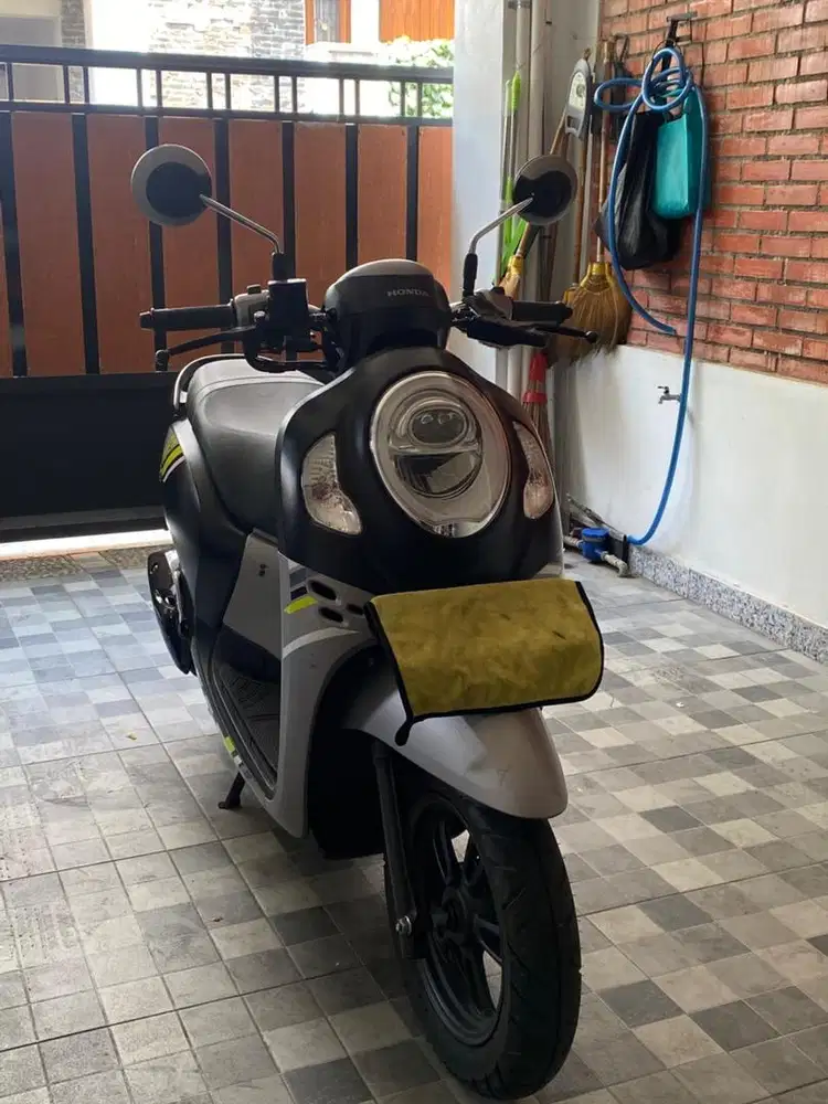 scoopy tahun 2021 warna hitam livery hijau