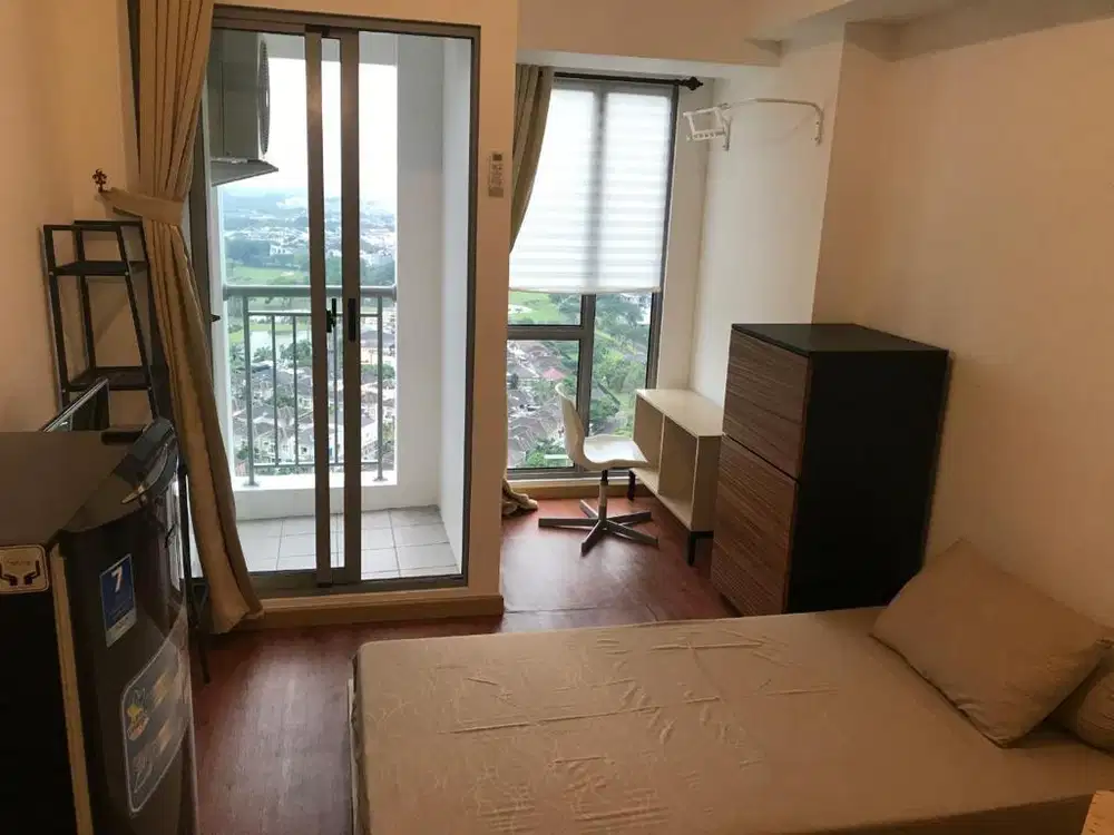 Sewa Studio Mtown View langsung Lapangan Golf