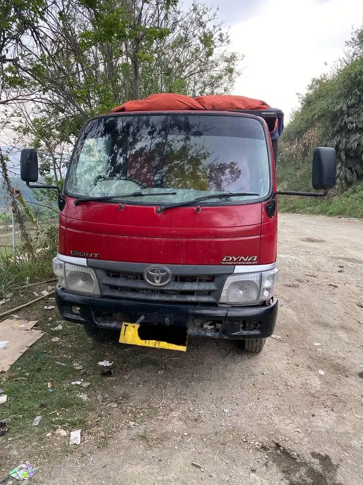 Toyota Dyna 130HT tahun 2012 Dump Truck sudah power steering