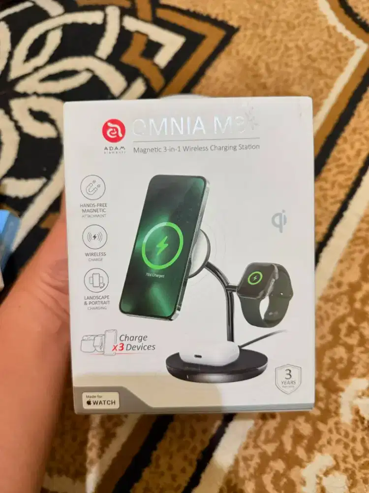 MAGNETIC WIRELESS CHARGING STATION