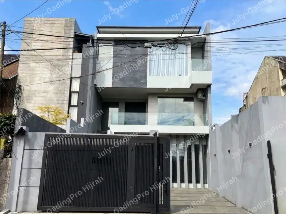 Dijual Rumah 3 Lantai Semi Furnished Dekat UPI, Cipaku, Setiabudi