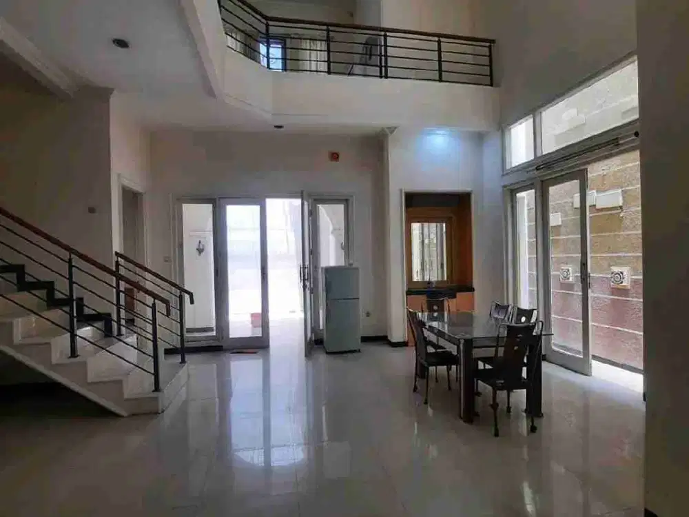 Dijual Rumah Dharmahusada Indah Timur Sebrang Galaxy Mall