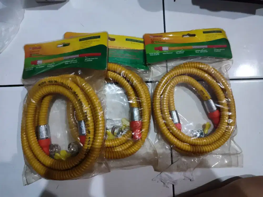 Selang gas solid