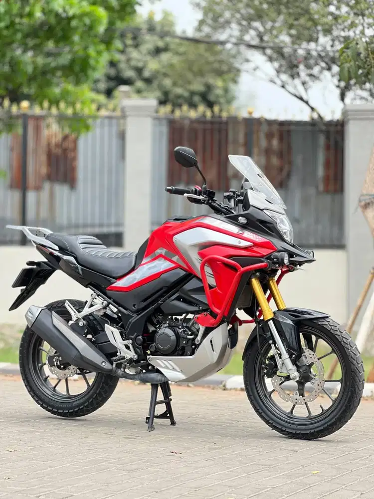 HONDA CB 150X 2022 MERAH SILVER KM 10K PAJAK PANJANG FULL MULUS