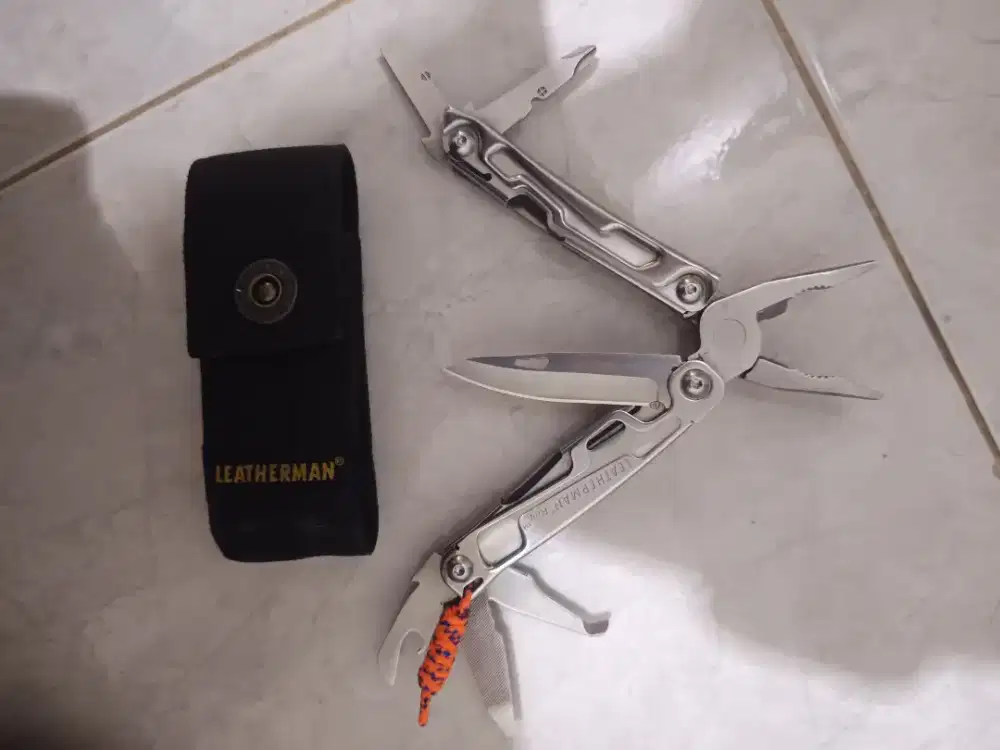 Leatherman Rev multitools