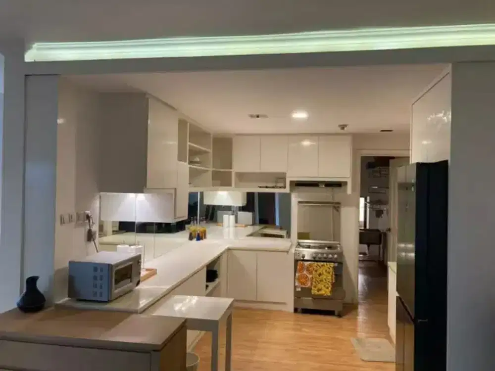 Disewakan Apartement 2 BR Lokasi di Kawasan Scbd Dekat GBK