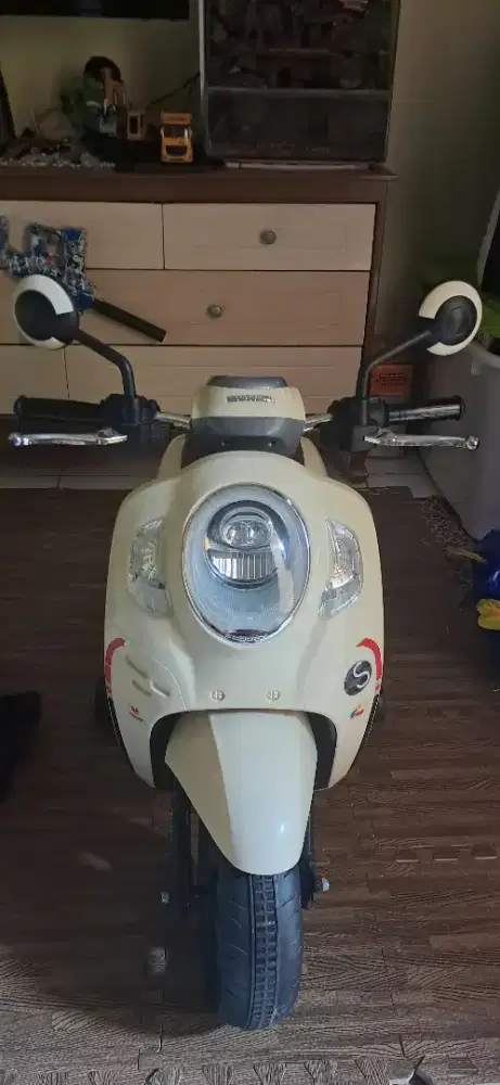 Motor aki mainan