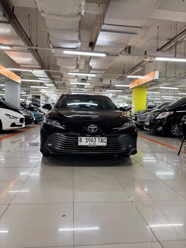 Camry 2.5 V AT 2019 Low Km