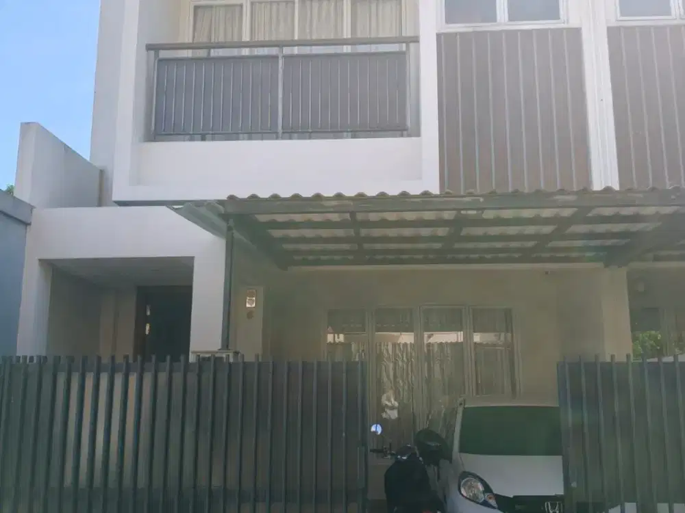 RUMAH 2 LANTAI DI KESAMBI KEROBOKAN BADUNG DEKAT MALL