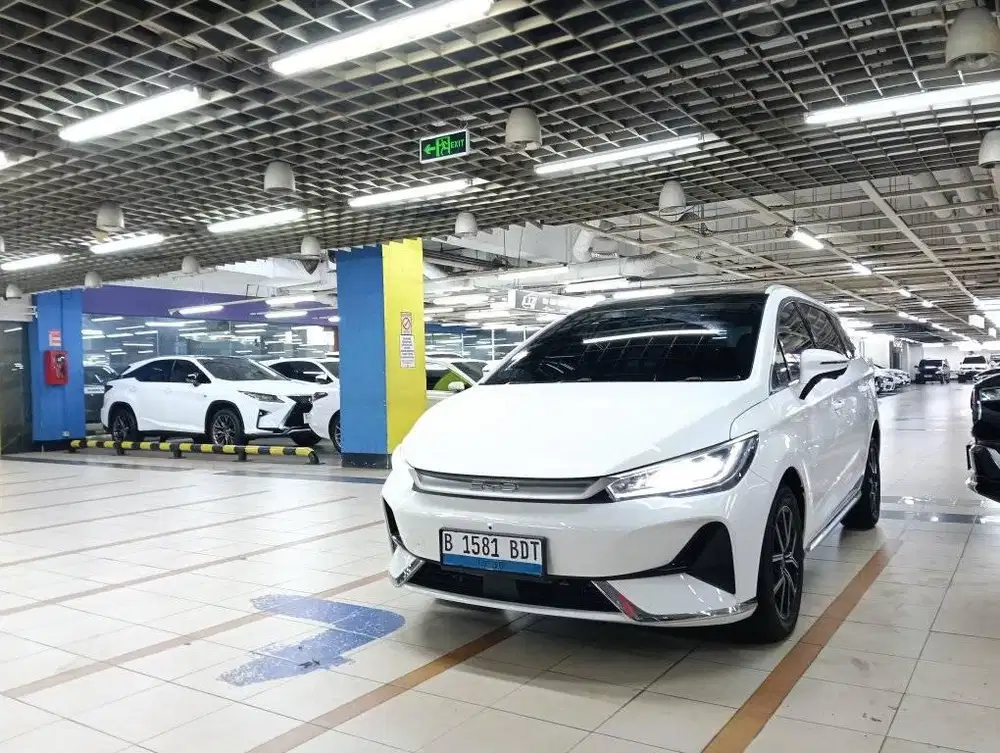 BYD M6 superior capten seat 2025