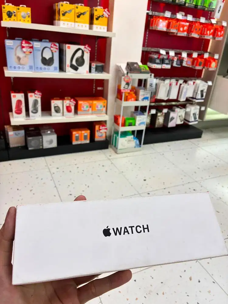 apple watch SE 3 40mm starlight NEW