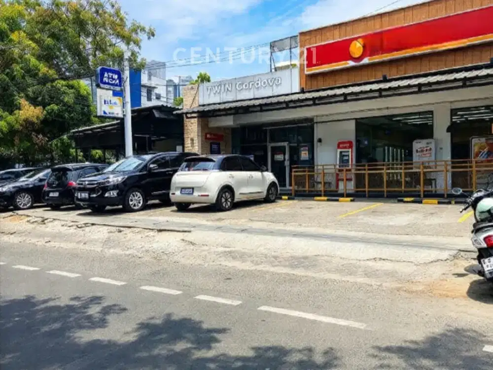 Disewakan Ruko Lokasi Ramai Cocok U/ Kantor, Barber Shop,Kby.Baru