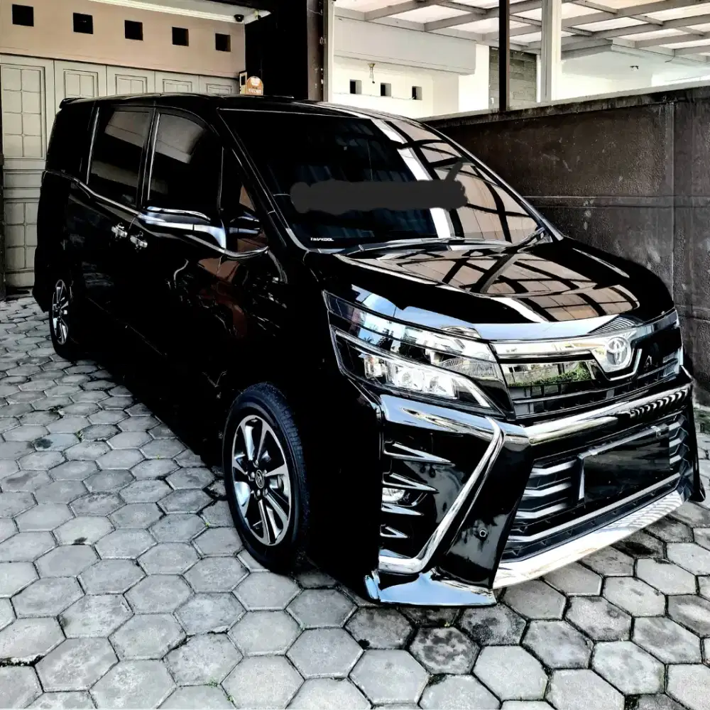 Toyota VOXY 2018/2019