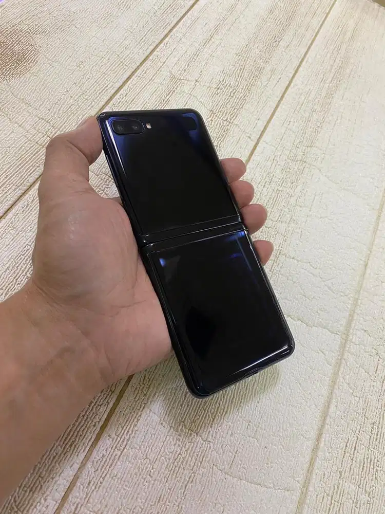 Samsung Flip1 8/256 No BOX, MINUS