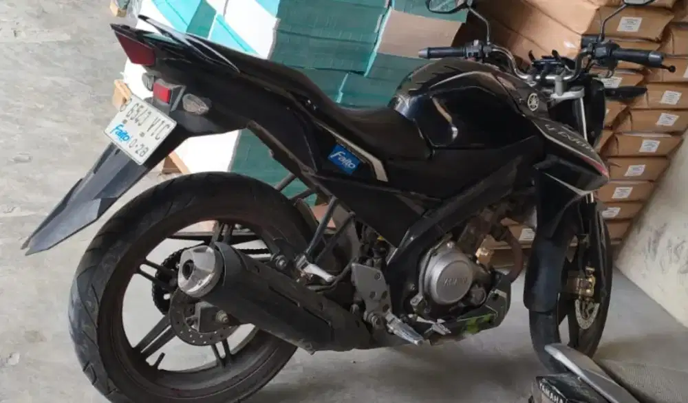 Vixion 2013 hitam