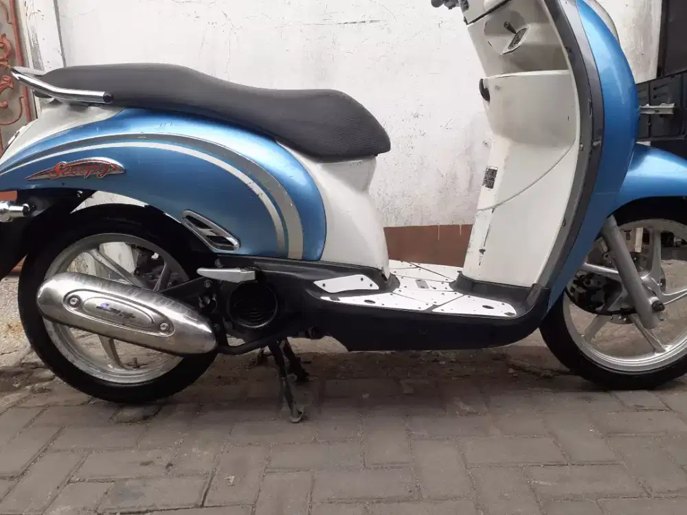 Di jual cepat honda secopy karbu 2011