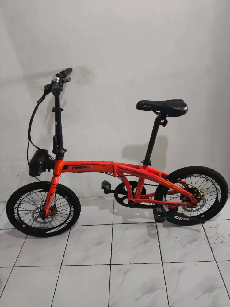 Sepeda lipat pacific 20