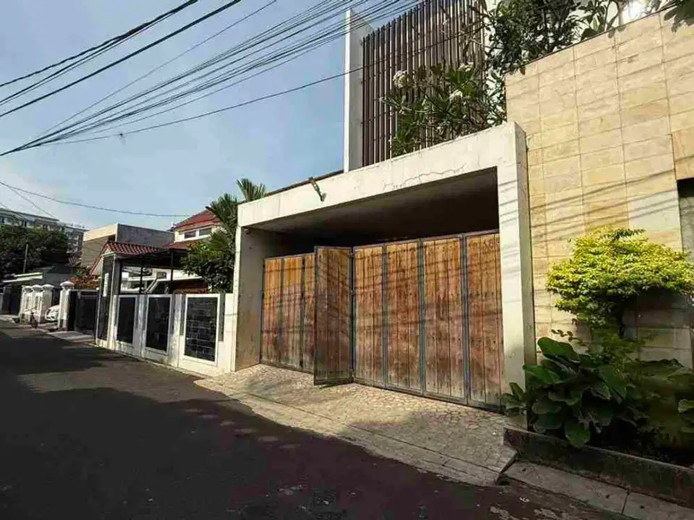 Dijual Rumah Mewah Dengan Kolam Renang Di Cipayung Jakarta