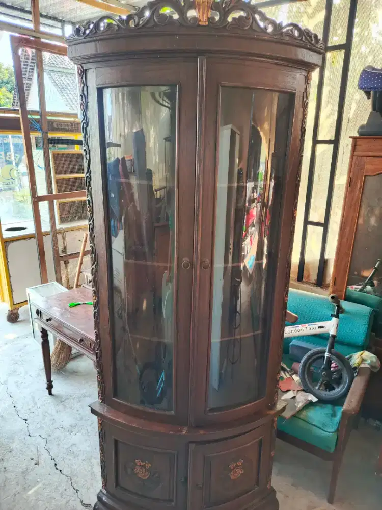 Rak Bufet hiasan sudut ukir lawasan