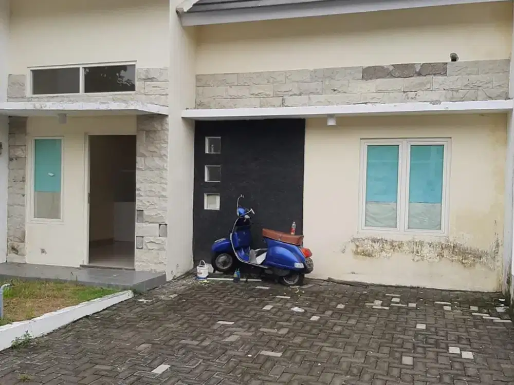 HOUSE FOR SALEE! Rumah di Perumahan Green Mansion, Sidoarjo - Bangunan 1 Lantai