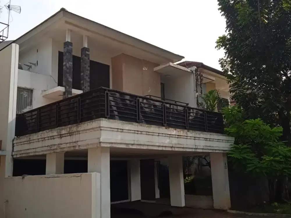 Rumah Mewah 3 Lantai Mahogany Residence