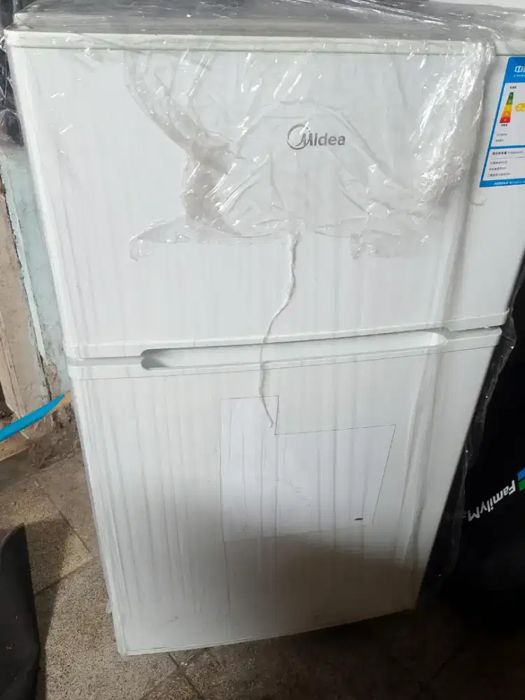 Jual Kulkas Midea 134L Gross & Net 87L dari cina 1,8 nego