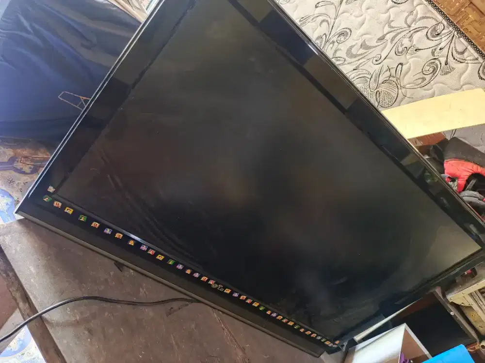 TV LG LCD besar kondisi mati